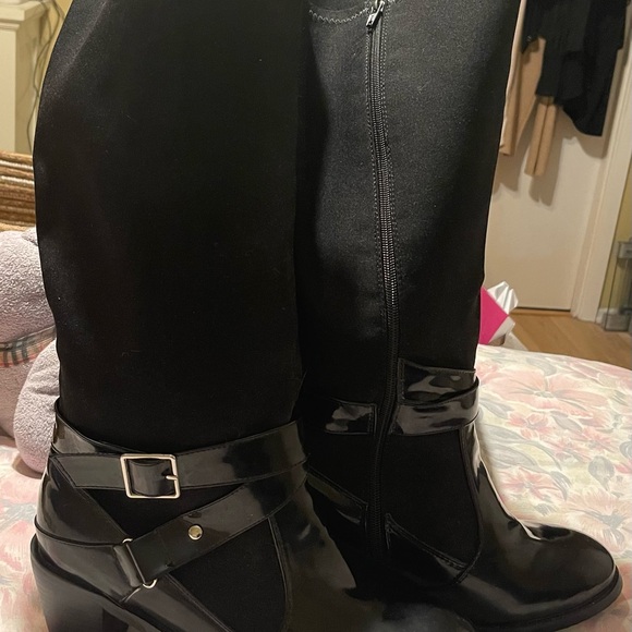 Pennington’s 11W black boots, never worn.  Patent faux-leather base, soft top. - Picture 3 of 3
